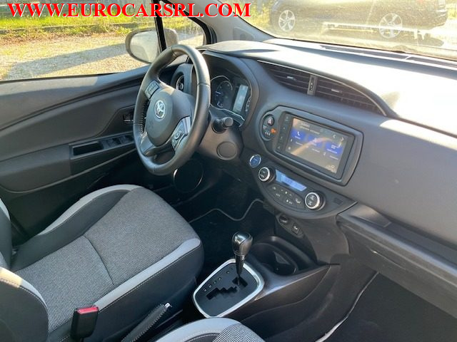 TOYOTA Yaris usata 25
