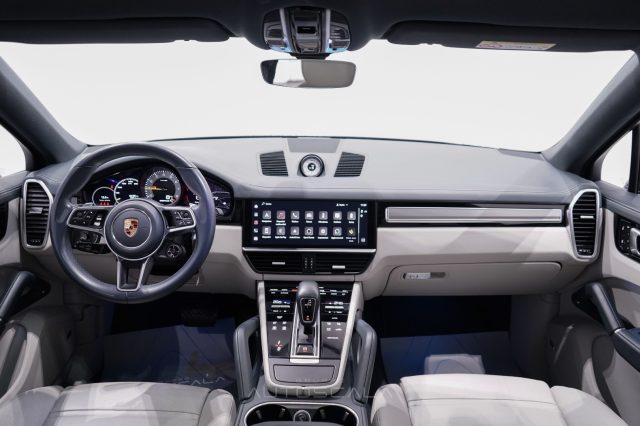 PORSCHE Cayenne usata 40