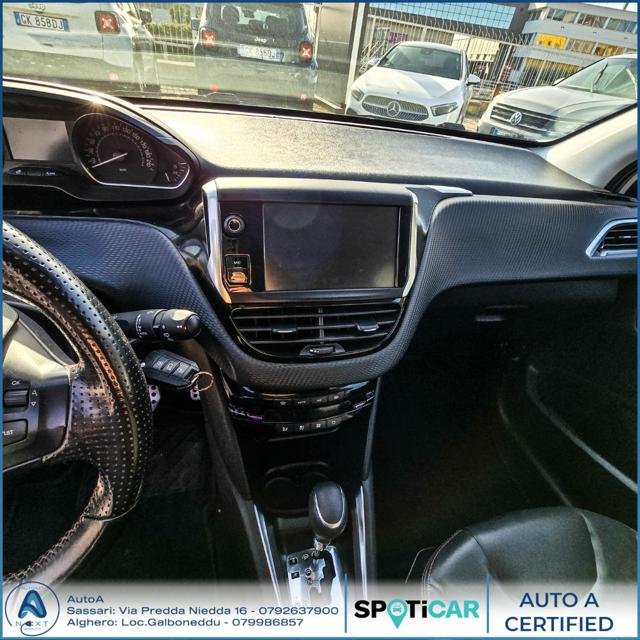 PEUGEOT 208 usata, con Sedile posteriore sdoppiato