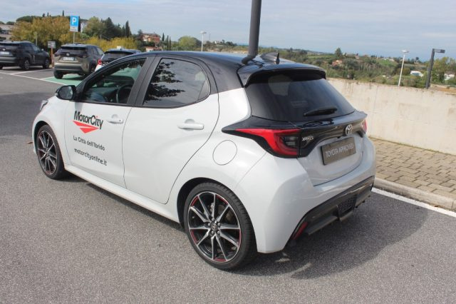TOYOTA Yaris usata 21