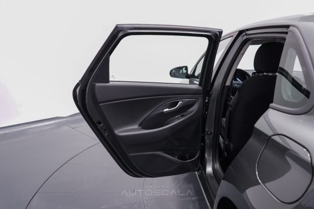 HYUNDAI i30 usata 25
