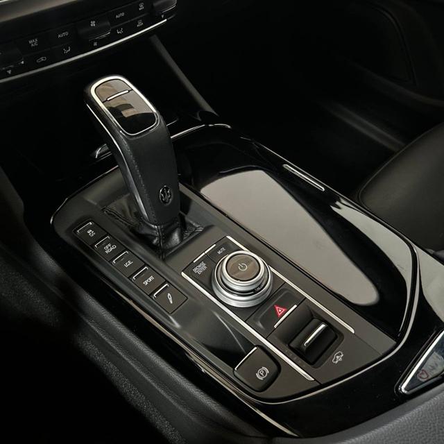 MASERATI Levante usata, con Touch screen