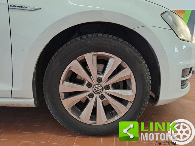 VOLKSWAGEN Golf usata, con Airbag testa