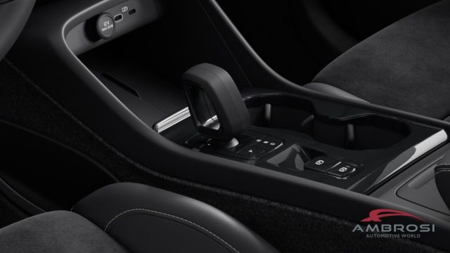 VOLVO XC40 usata 13