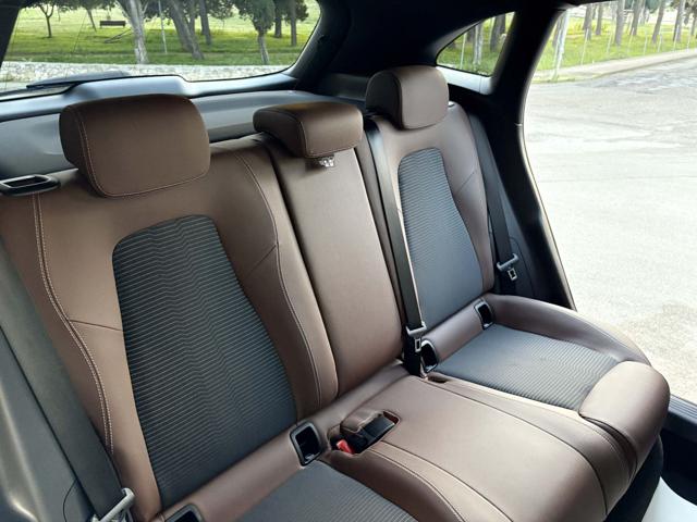 MERCEDES-BENZ GLA 200 usata, con Park Distance Control