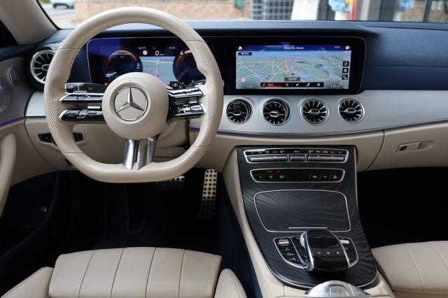 MERCEDES-BENZ E 220 usata, con Leve al volante