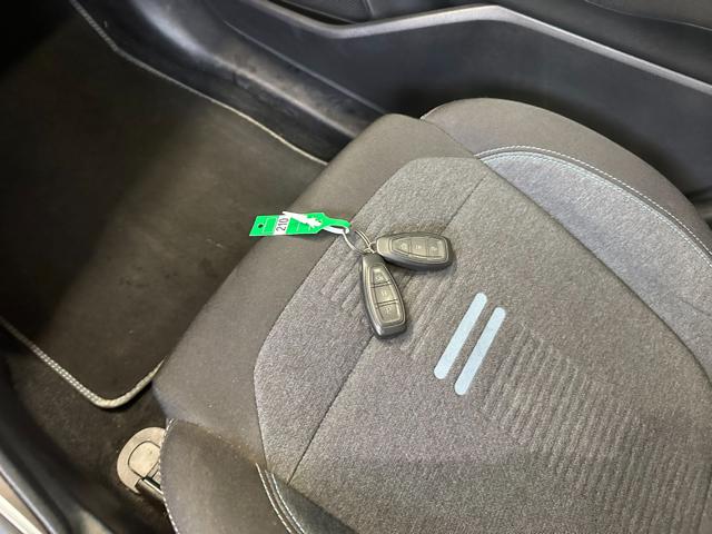 FORD Fiesta usata, con Fari LED