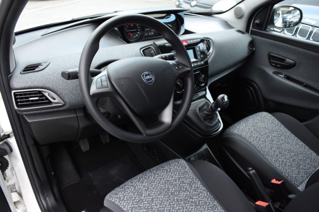 LANCIA Ypsilon usata, con Autoradio