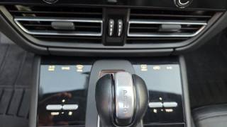 PORSCHE Macan usata, con Volante in pelle