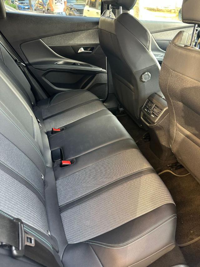 PEUGEOT 3008 usata, con Sedile posteriore sdoppiato