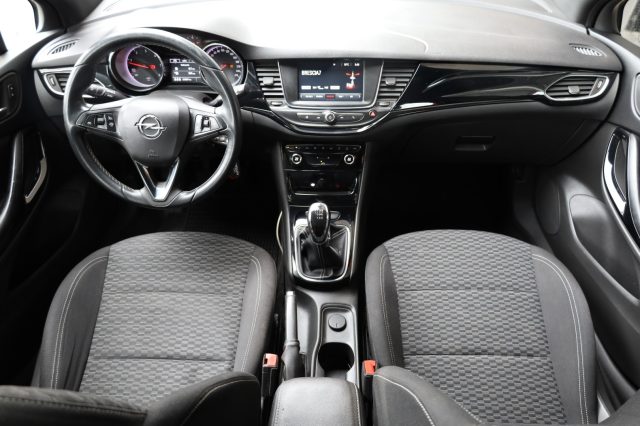 OPEL Astra usata, con Touch screen
