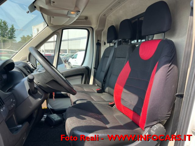PEUGEOT Boxer usata, con Autoradio