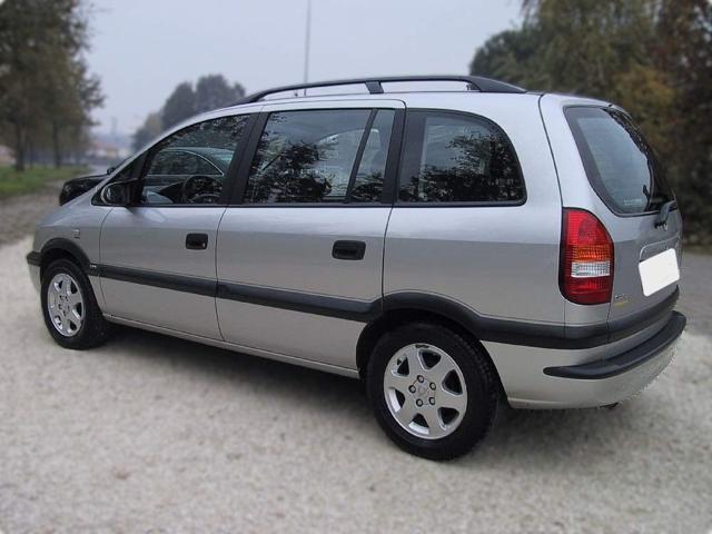 OPEL Zafira usata 10