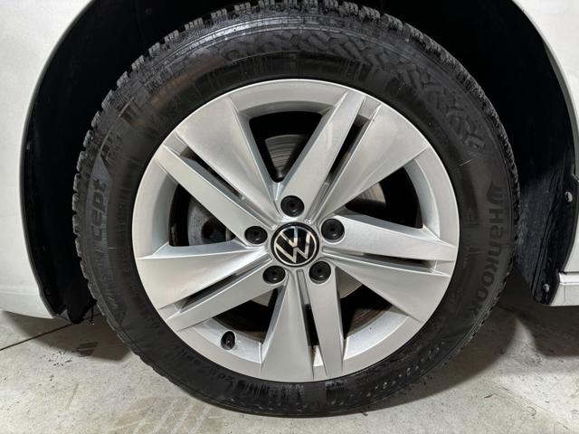 VOLKSWAGEN Golf usata, con Autoradio