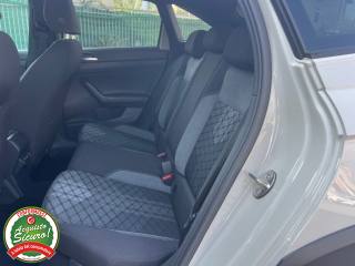 VOLKSWAGEN Taigo usata, con Controllo automatico clima