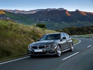 BMW 318 d 48V Touring Sport