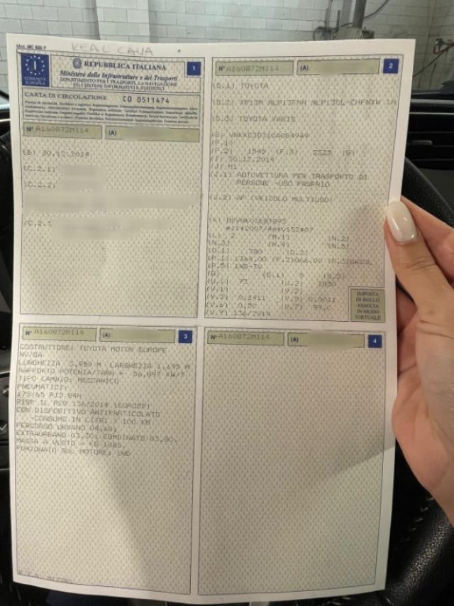 TOYOTA Yaris usata, con Specchietti laterali elettrici