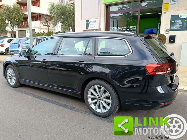 VOLKSWAGEN Passat Variant usata, con Specchietti laterali elettrici