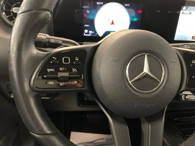 MERCEDES-BENZ GLA 180 usata, con Sensore di luce