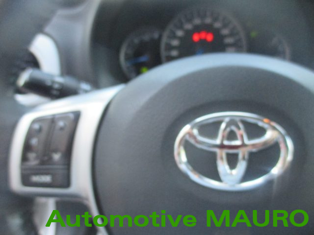 TOYOTA Yaris usata, con Servosterzo