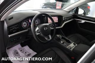 VOLKSWAGEN Touareg usata, con Autoradio