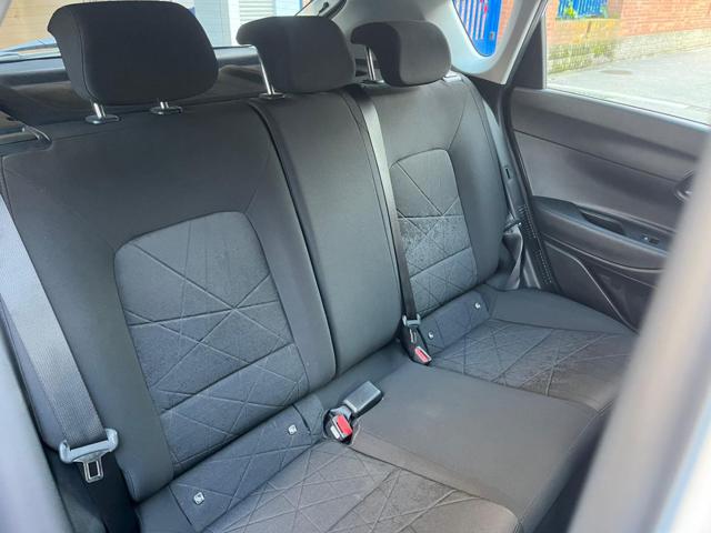 HYUNDAI Bayon usata, con USB