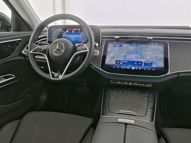MERCEDES-BENZ E 220 usata, con Autoradio