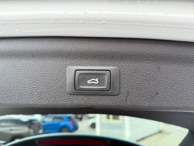 AUDI Q3 usata, con Airbag testa