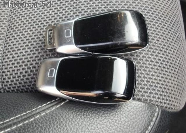 MERCEDES-BENZ E 300 usata, con Vetri oscurati