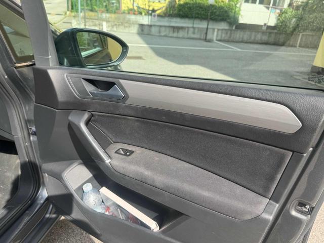 VOLKSWAGEN Touran usata 21