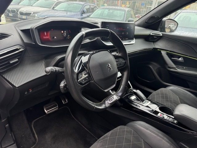 PEUGEOT 2008 usata, con Interni in pelle
