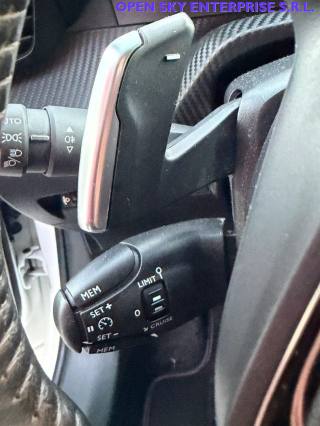 PEUGEOT 208 usata, con Park Distance Control