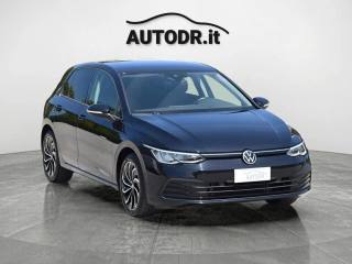 VOLKSWAGEN Golf 1.5 TGI 130cv DSG Life VIRTUAL ACC CARPLAY RETROCA