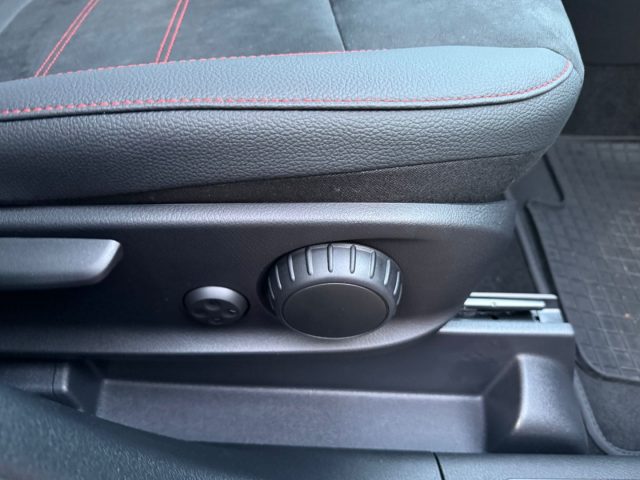 MERCEDES-BENZ GLA 180 usata 29