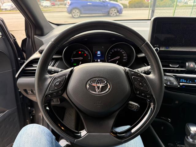 TOYOTA C-HR usata, con Sedili riscaldati