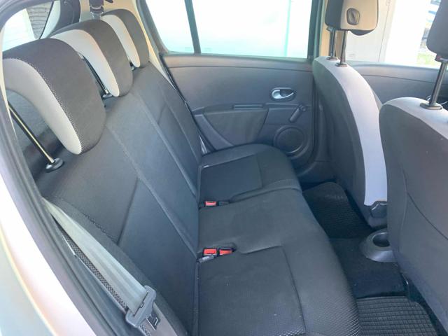 RENAULT Clio usata, con Specchietti laterali elettrici
