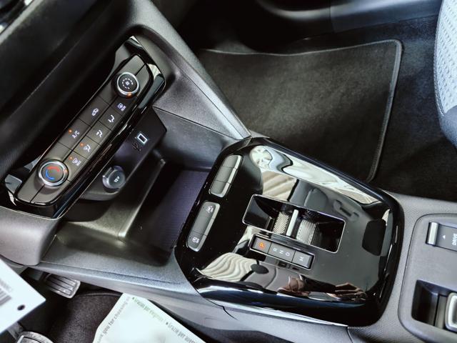 OPEL Corsa usata, con Touch screen