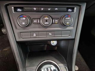 VOLKSWAGEN Touran usata, con Controllo trazione