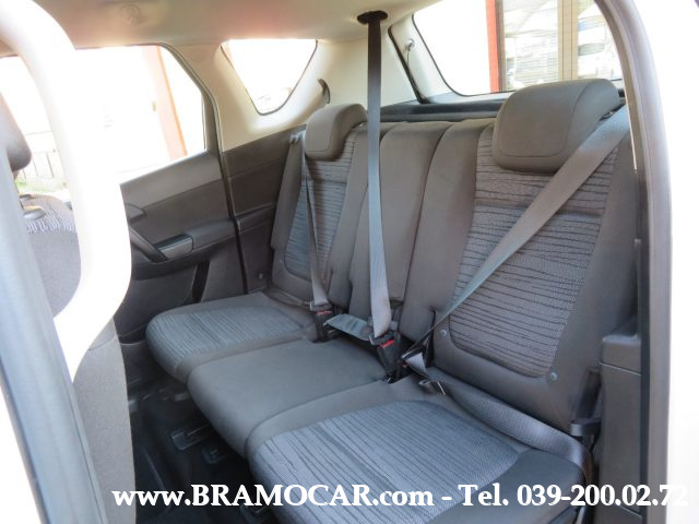 OPEL Meriva usata, con Isofix