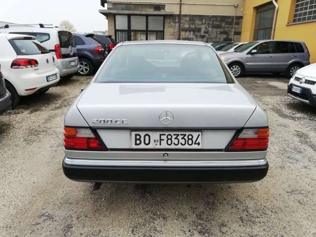 MERCEDES-BENZ 200 usata 6