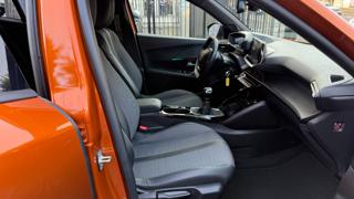 PEUGEOT 2008 usata, con Park Distance Control