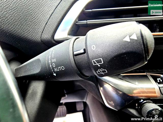 PEUGEOT 3008 usata, con Sedile posteriore sdoppiato