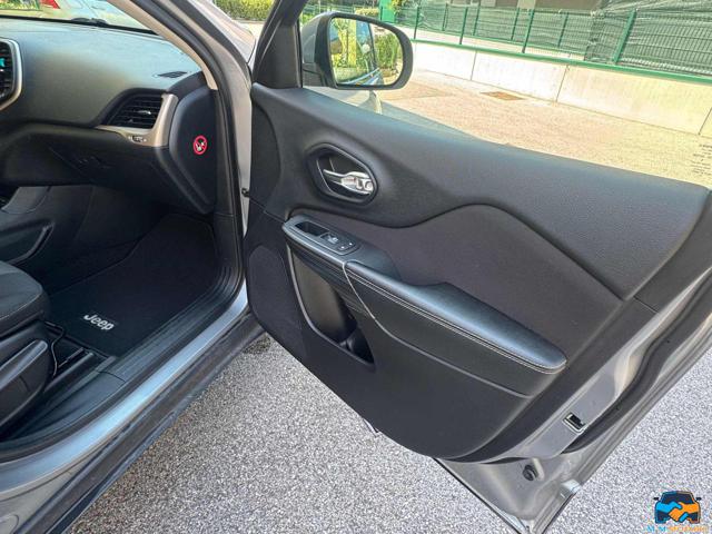 JEEP Cherokee usata 25
