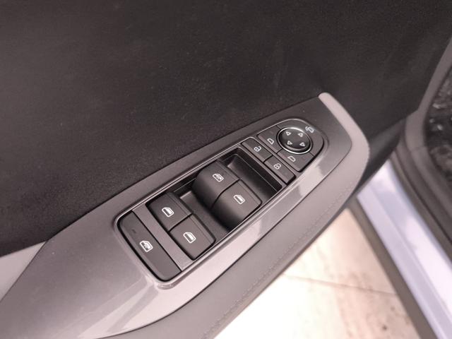 BYD Dolphin Surf usata, con USB