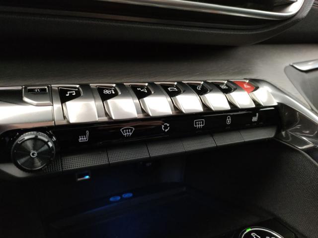 PEUGEOT 3008 usata, con Sistema di navigazione