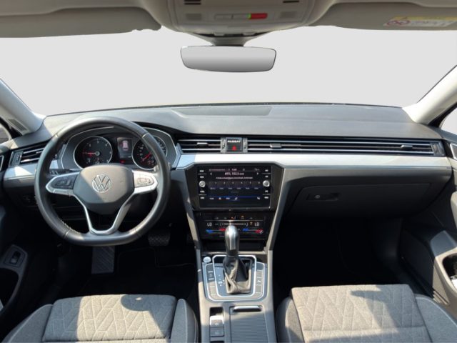 VOLKSWAGEN Passat usata 11