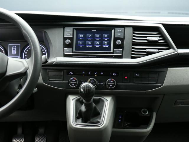 VOLKSWAGEN Caravelle usata, con Vivavoce