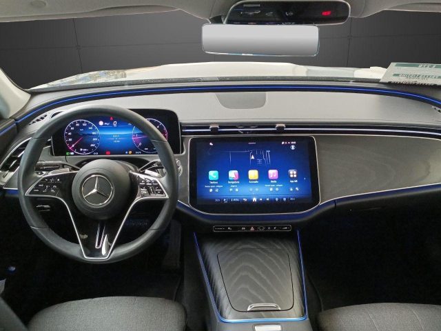MERCEDES-BENZ E 220 usata, con Controllo trazione