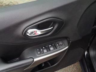 JEEP Cherokee usata, con Autoradio