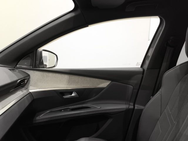 PEUGEOT 3008 usata, con Sistema di navigazione